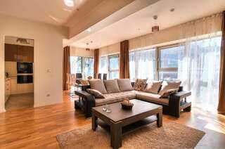 Апартаменты Apartments Harmonia Colours Будва Улучшенные апартаменты с 3 спальнями и видом на море-1