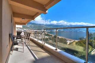 Апартаменты Apartments Harmonia Colours Будва Улучшенные апартаменты с 3 спальнями и видом на море-2